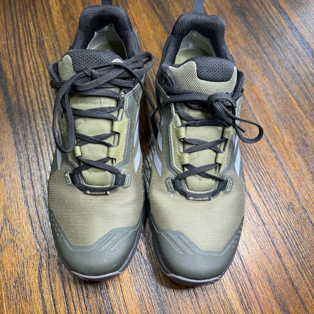 Men's Terrex Swift R3
Gore-Tex hiking shoes.